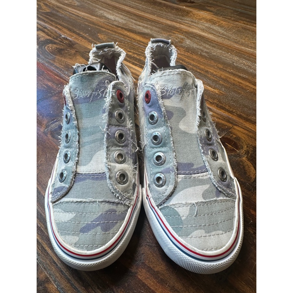 Blowfish Malibu Womens Camo Frayed Canvas Slip On Sneakers Grey Green Size 6